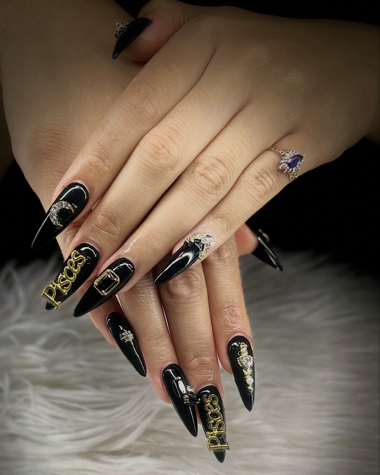 Nail Haven 81 logo